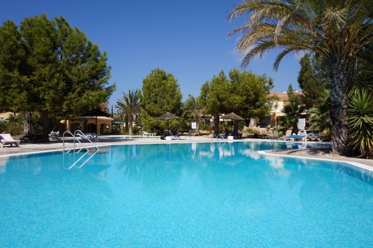 Modern Sea View Apartment Regina Gardens Paphos Exterior foto